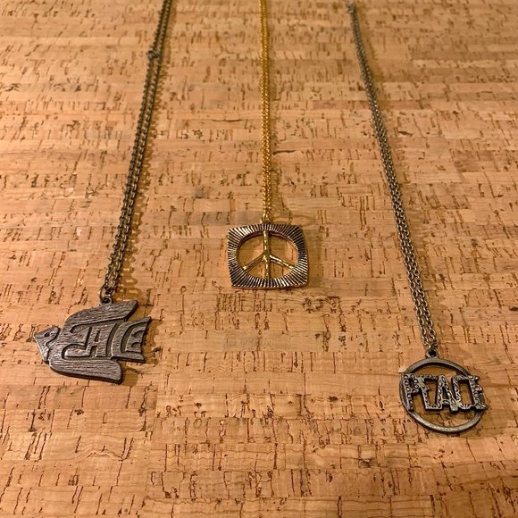 Three nostalgic vintage peace hippie pendants - Picture 3 of 4